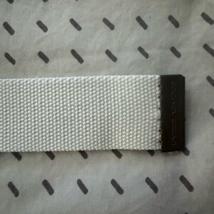 White under Armour Canvas Belt with Black Buckle